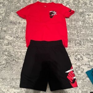 2 piece Nike boys set